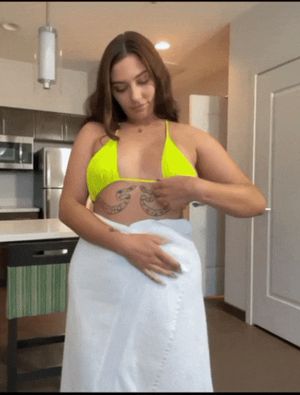Hot curvy Vivian shows off her thick ass