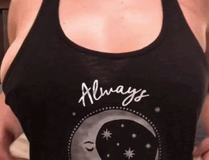 gifs de seios e farol aceso