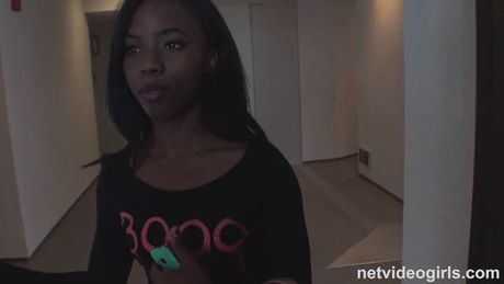 Sarah Banks - Black goddess (480)