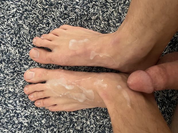 Cum on feet