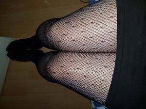 Male crossdresser's girly legs 2