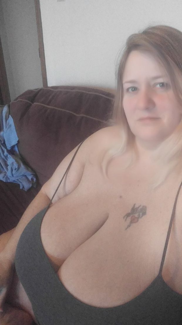 Kandie Kurves