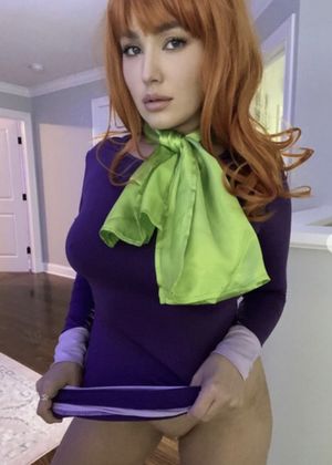Steph As daphne
