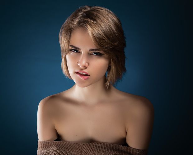 Teasing teen babe