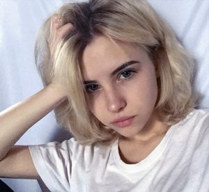 Only when she cummed for the fifth time did she notice that she forgot to turn off her game stream. she was ashamed, but it made her get wet