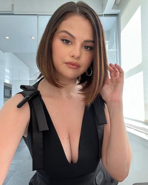 Selena Gomez cleavage