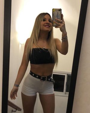 latina whore take a selfie for send to boyfriend's friends