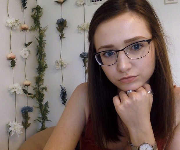 cute teen glasses