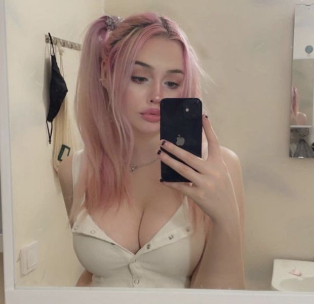 Big tits, big lips