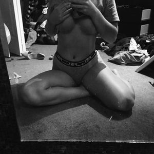 sem sutiã! | no bra