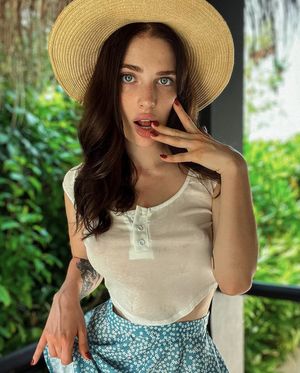 Love the whole “I’m innocent” look