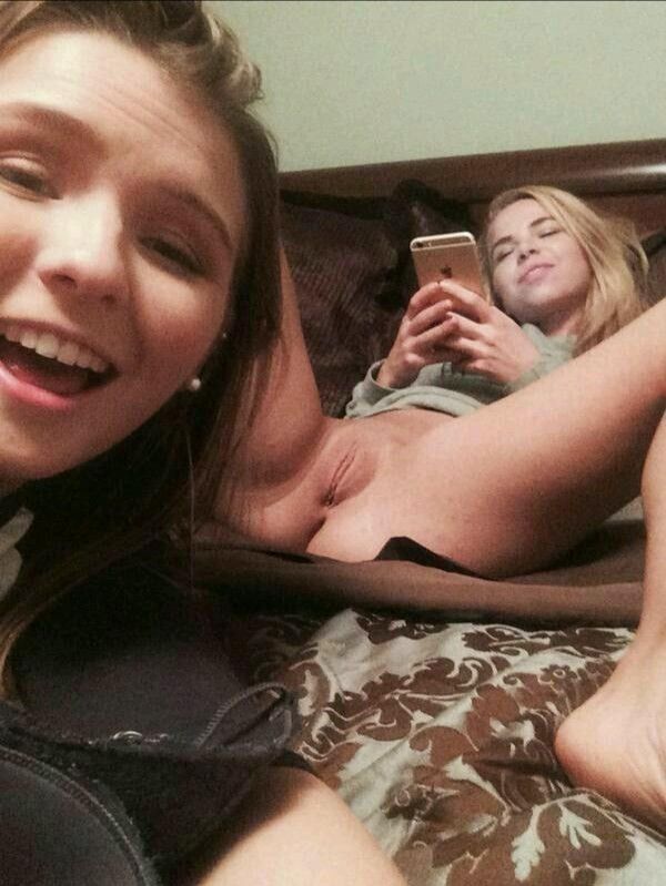Friends Pussy Selfie