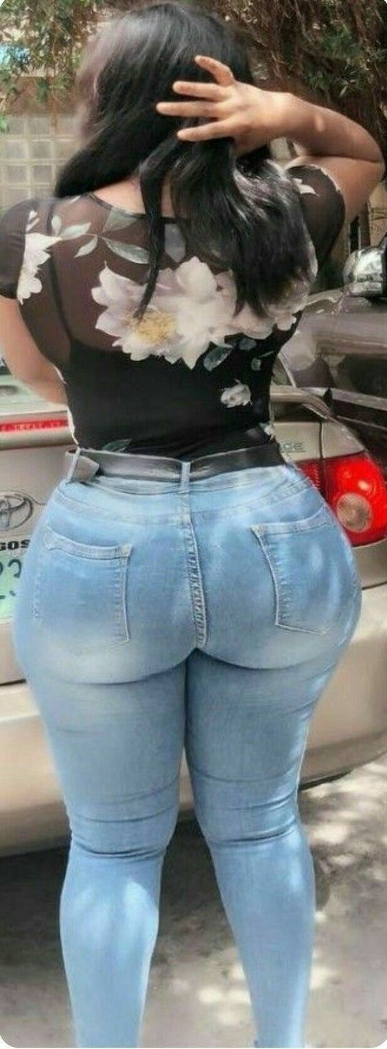 PLUS SIZE JEANS