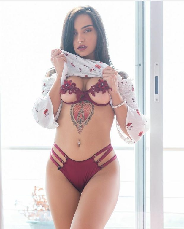 Tattooed cutie
