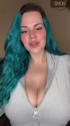 mamawgoodiesss's bouncing boobs