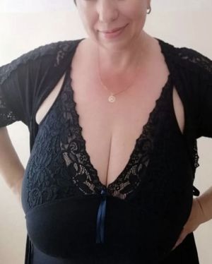 Mature big boobs