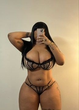 Wetlikekior bra/panties selfie