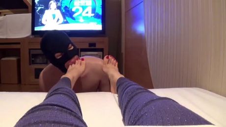 cleaning Korean femdom feet toe for toe