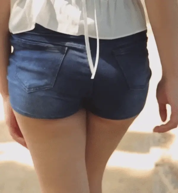 Kurumi Kashiragi (Maria Nagai 19yo CUBE002) in booty jean shorts