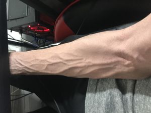 Would your sweet submissive tight litte pussy lips last with these forearms ;) ♥♥♥♥