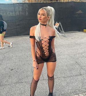 Festival Babe