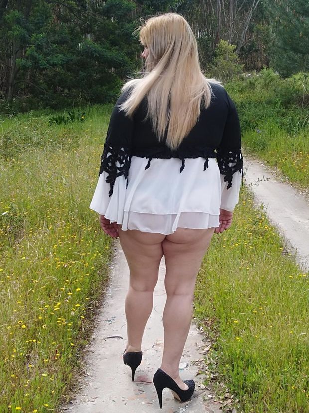 Mature mini skirt no pantie without pantie