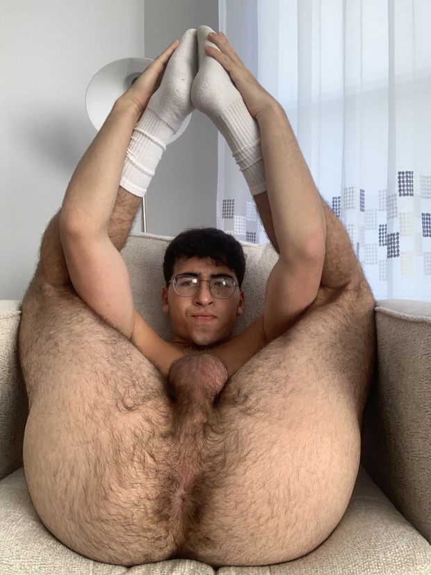 Hot @/dumptruckbb big hairy ass