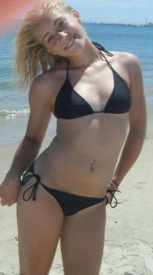 This 22 yo teacher fucked her 18 yo student