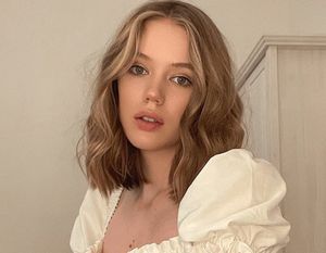 While her husband went to the store to get a drink, she wasted no time and fucked his best black friend