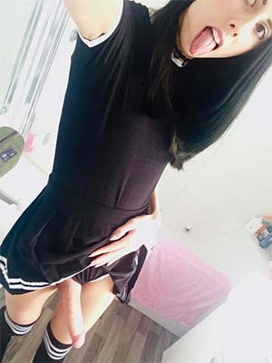 Suprise de taille sous la jupe de cette tranny TTBM sur Livry-Gargan 93190
