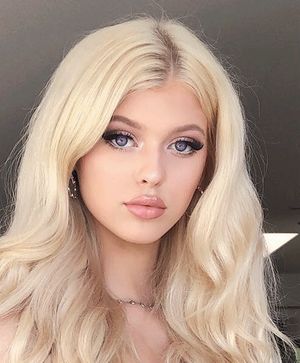 When she worked as a nurse, she went to her boyfriend every morning and sucked him off secretly. but today he woke up as he was cumming.