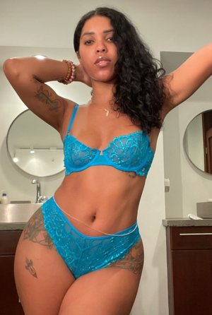 Jasmin “WatchJazzy” Brown looking sexy in her bra and panties