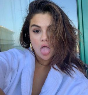 Selena Gomez ready to swallow cock