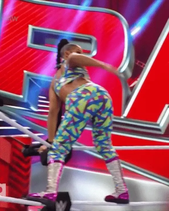 Bianca Belair smacking her butt