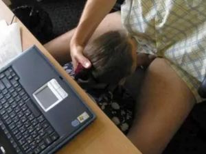 A husband jerking off to my page with his wife's mouth