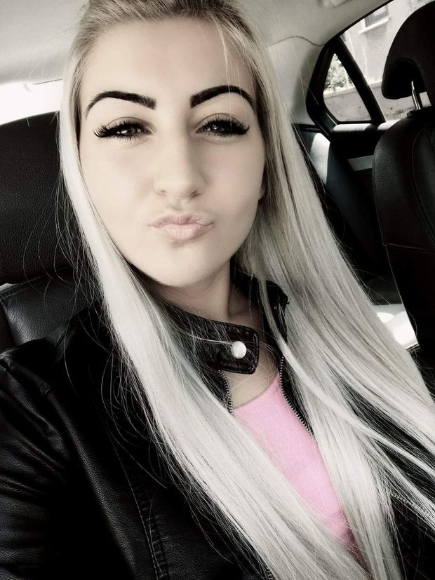I bet my sister's lips love to suck dicks