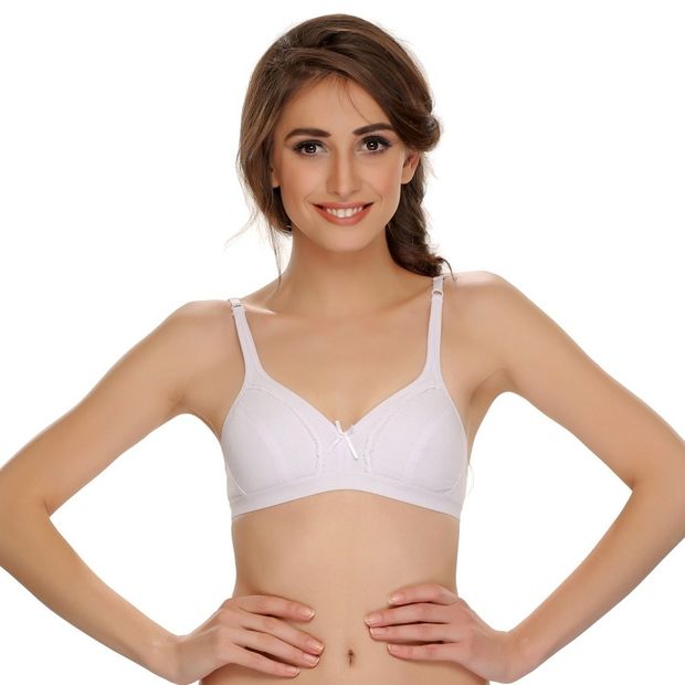 Luv her pretty bra bow.