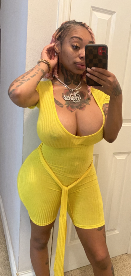 Creamy exotica in yellow fit