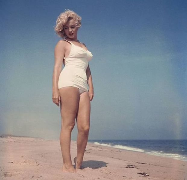 ♡ Church Gal says on Marilyn Monroe......
If she ain't in Heaven no way will I go