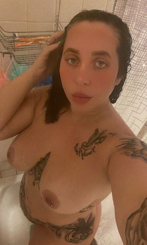 Thunda looking goddamn perfect in the shower