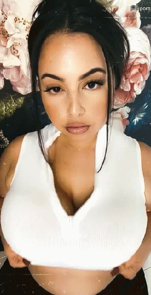 Amateur amazing tits