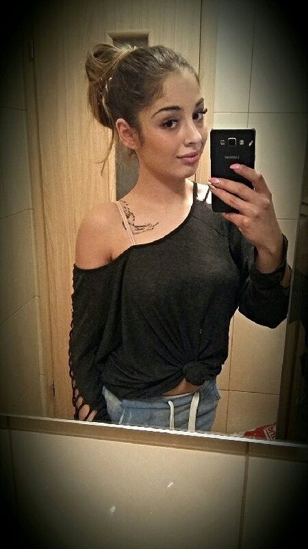 Busty selfie :*