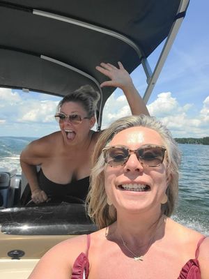 Get those big MILF titties out!