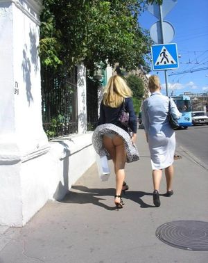 windy upskirt