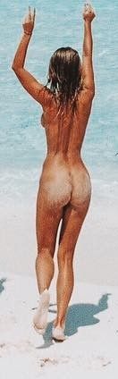 ayla_woodruff sand on her ass