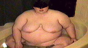 My gorgious ssbbw Gal really fills the tub! Mmmmm!!