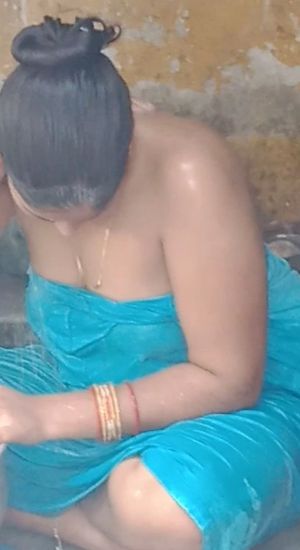 Beautiful woman big boob cute nipples bhabhi ki bath