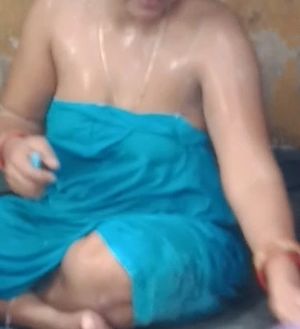 Bhabi ki dudha beautiful woman bath cute nipples