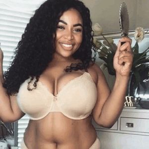 Candice Kelly looking cute