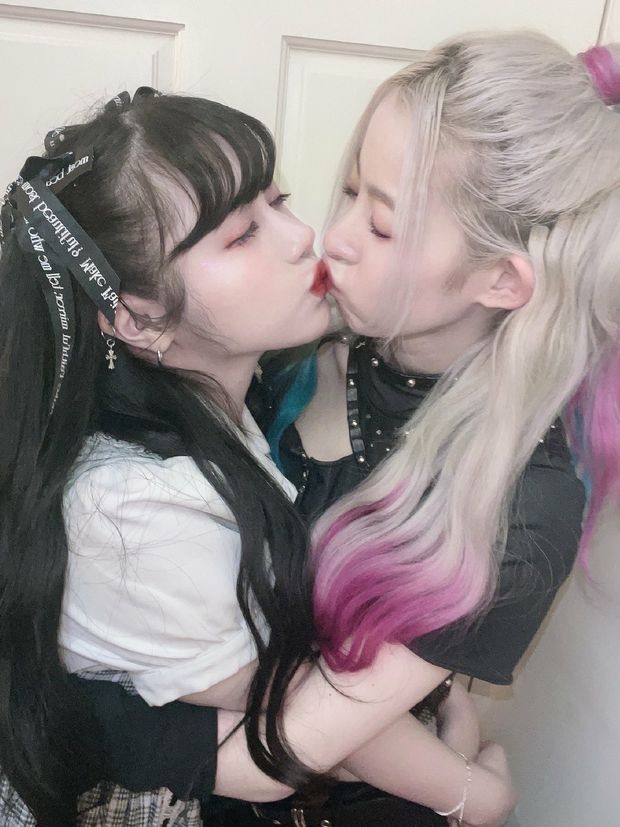 asian sluts kissing